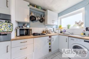 kitchen- click for photo gallery